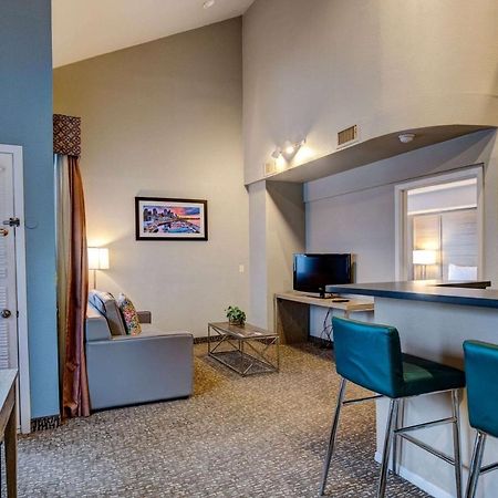 Hawthorn Suites By Wyndham Kent, Wa Exteriér fotografie