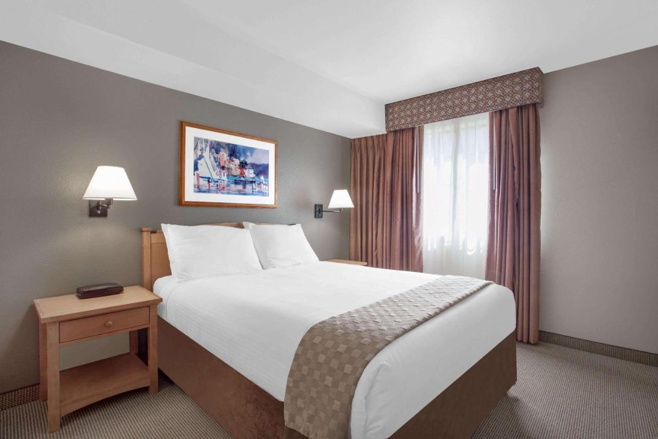 Hawthorn Suites By Wyndham Kent, Wa Exteriér fotografie