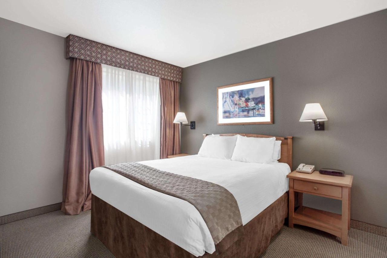 Hawthorn Suites By Wyndham Kent, Wa Exteriér fotografie